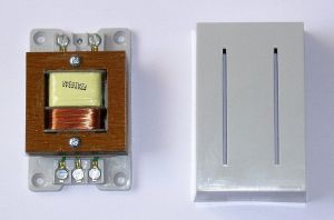 Zvonkový transformátor 230V/4-8-12V/1A  1A8016